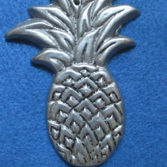 Pewter Pineapple Welcome vintage metal ornament - Picture 3 of 3